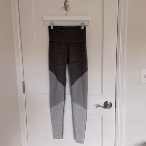 Old Navy High Waisted Go-Dry Leggings in Mixed Gray